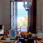 Holiday home Casa Descanso Con Jacuzzi En *